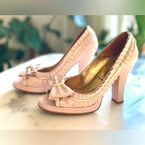 Jeffrey Campbell Vintage light pink peep toe pumps